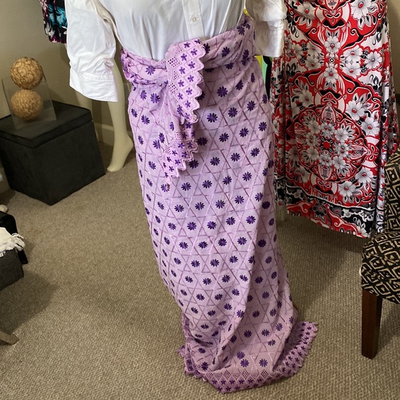 We love a Nigerian traditional wrapper! - Picture 3 of 9